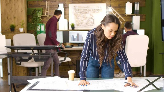 2025 yılı iç mimar maaşları karşılaştırması – kamu, özel sektör ve serbest çalışan mimarlar için aylık kazanç bilgileri